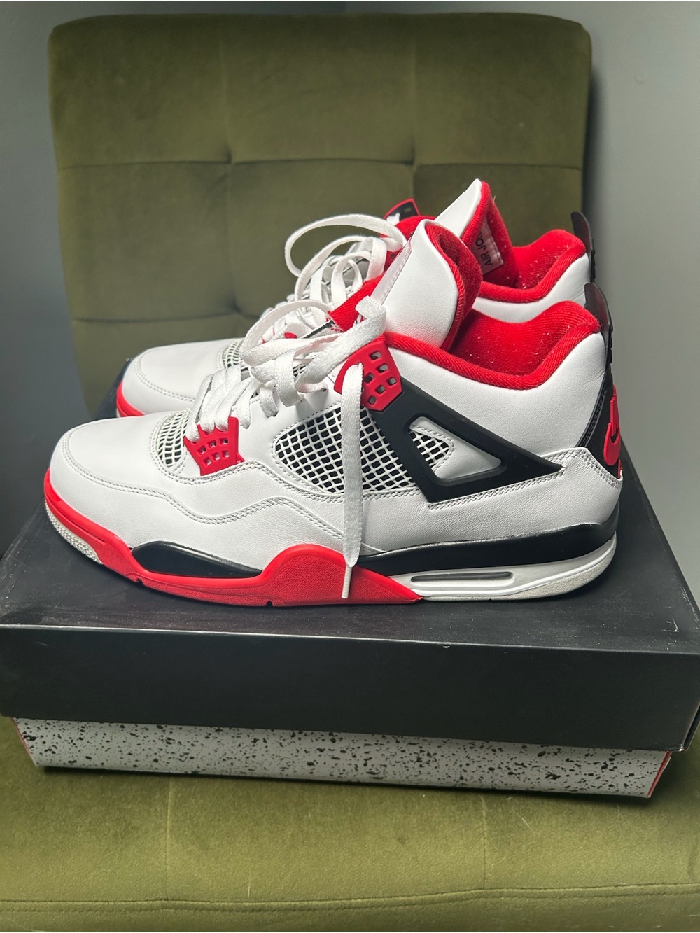 Jordan 4 fire red size 13